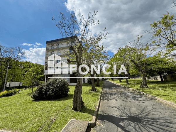 Location Appartement meublé 2 pièces 10.43 m² - COLOCATION 3 CHAMBRES Tours 37200