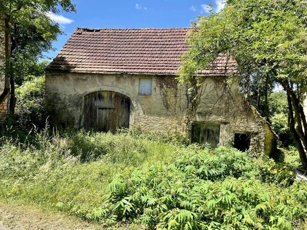 Maison et deux granges à rénover