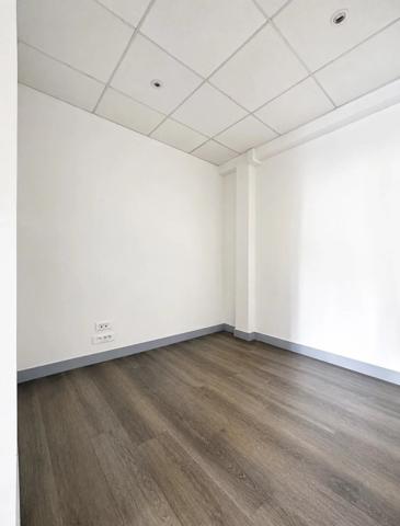 Location                                                      Bureau
                        
                                         141 m2                     à Avon