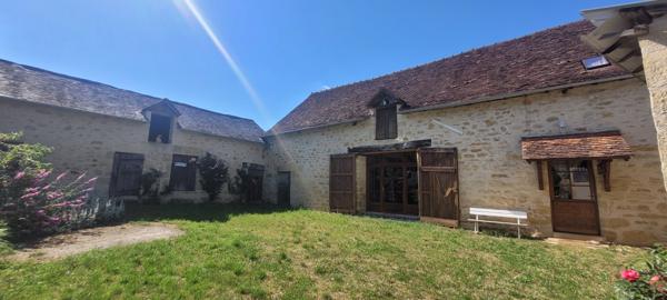 Ensemble immobilier maison principale et dépendances
