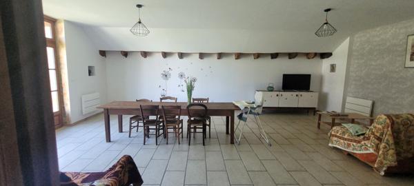 Ensemble immobilier maison principale et dépendances