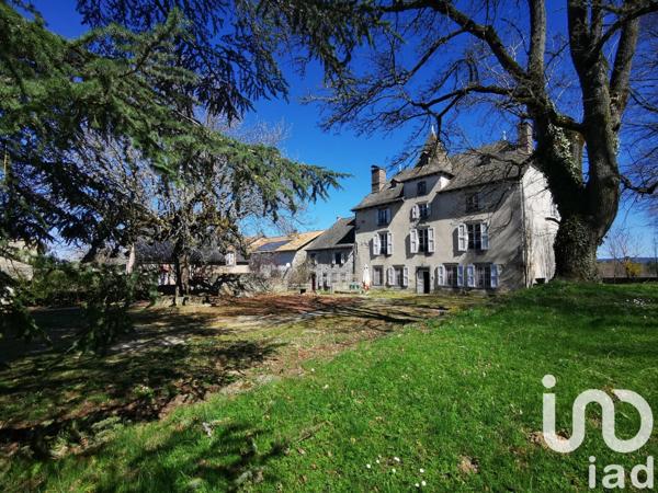 Domaine 12 pièces de 470 m² à Anglards-de-Saint-Flour (15100)