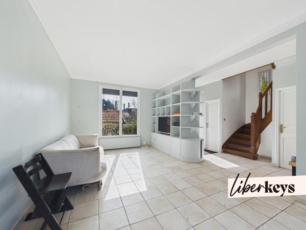 Maison de charme avec grand jardin – Quartier Le Parc, RER à pied.