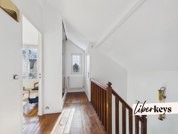 Maison de charme avec grand jardin – Quartier Le Parc, RER à pied.