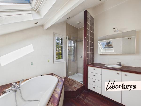 Maison de charme avec grand jardin – Quartier Le Parc, RER à pied.