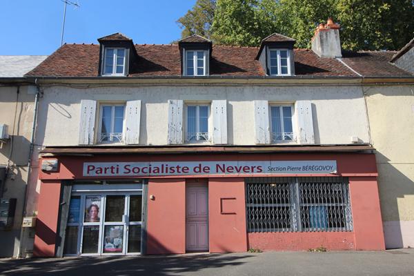 LOCAL COMMERCIAL 217m2 NEVERS