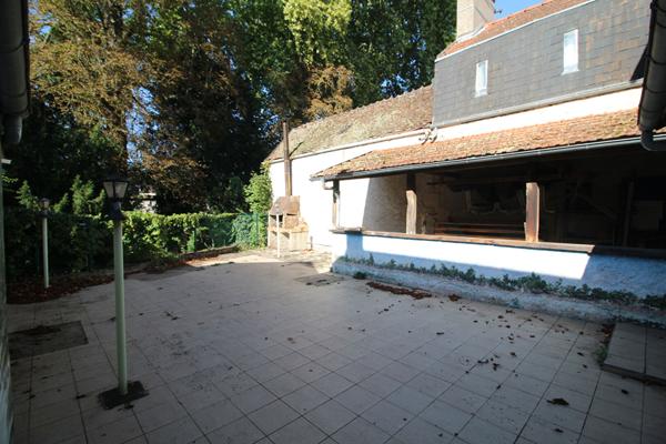 LOCAL COMMERCIAL 217m2 NEVERS