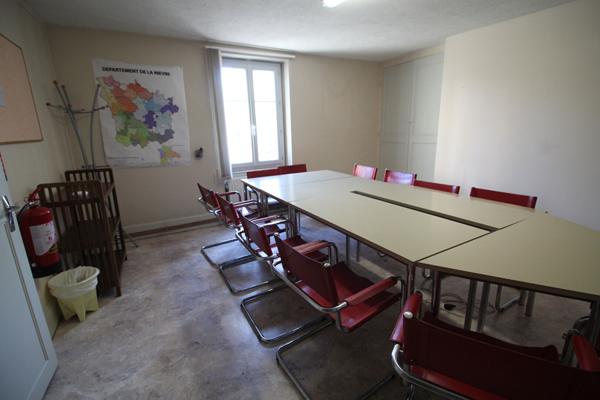 LOCAL COMMERCIAL 217m2 NEVERS