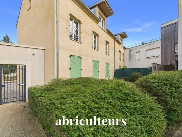 T3 avec Jardin, Terrasse et Jolie Vue sur le Pigeonnier Résidence de Standing à Survilliers