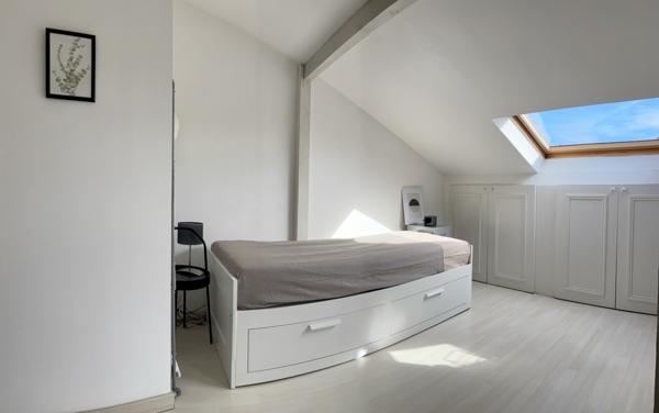 Issy-les-Moulineaux (92130) Duplex au dernier étage