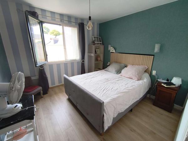 Maison type T4, avec trois garages, jardin et cour 19470 Le Lonzac