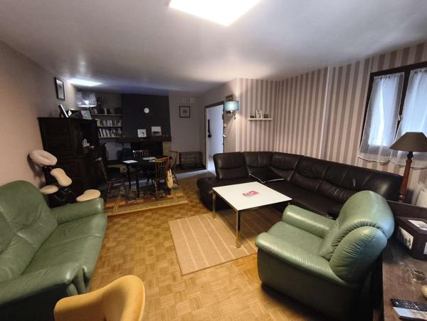 Maison type T4, avec trois garages, jardin et cour 19470 Le Lonzac