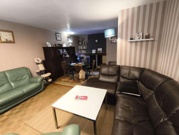 Maison type T4, avec trois garages, jardin et cour 19470 Le Lonzac
