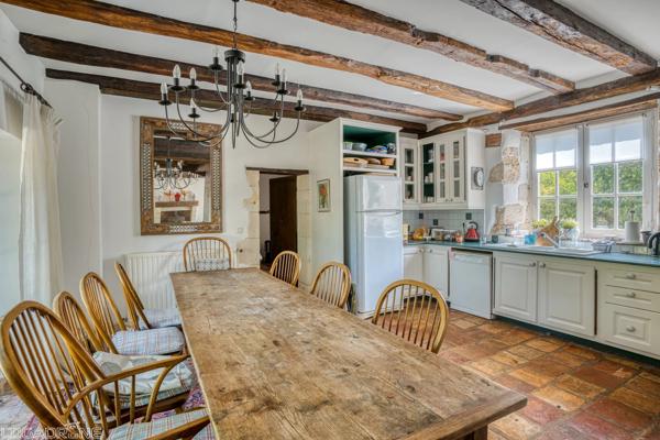 Charmante demeure avec maison d’amis, pigeonnier et piscines