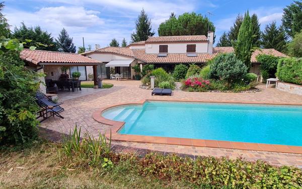 Maison à vendre    5 pièces •  Brax