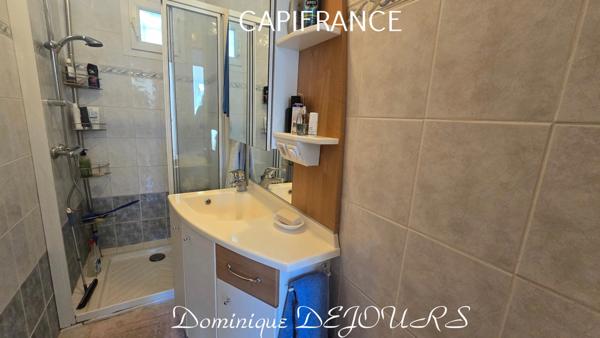 Située dans la magnifique Vallée de l'Eyrieux, à St Fortunat, venez découvrir cette belle maison très bien entretenue. Jardin. Garage. Logement indépendant pour location ou accueillir ses invités.