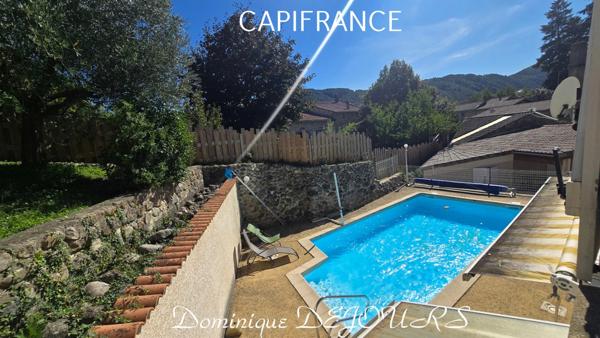 Située dans la magnifique Vallée de l'Eyrieux, à St Fortunat, venez découvrir cette belle maison très bien entretenue. Jardin. Garage. Logement indépendant pour location ou accueillir ses invités.