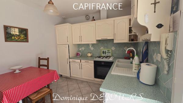 Située dans la magnifique Vallée de l'Eyrieux, à St Fortunat, venez découvrir cette belle maison très bien entretenue. Jardin. Garage. Logement indépendant pour location ou accueillir ses invités.