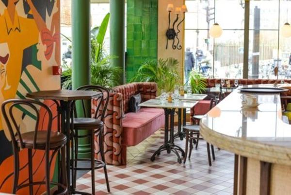 Idéal investisseur Bar restaurant Licence IV 130 m2 sur tènement 550m2 au total Murs possibles