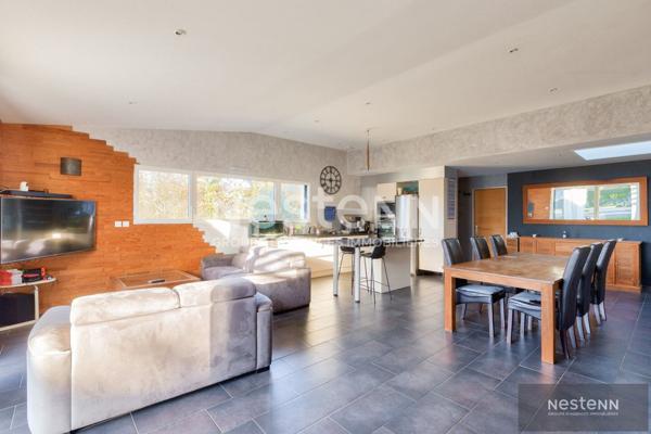 A VENDRE ! HILLION ! Maison de 2013 entièrement de plain pied avec 3 chambres !!