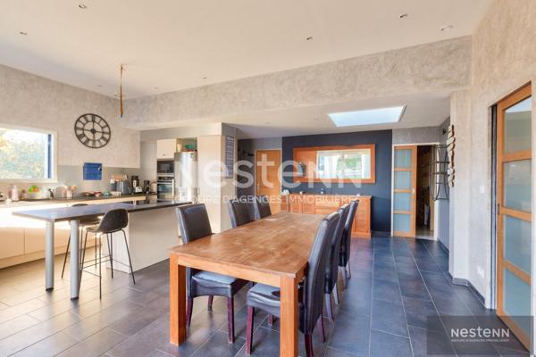 A VENDRE ! HILLION ! Maison de 2013 entièrement de plain pied avec 3 chambres !!