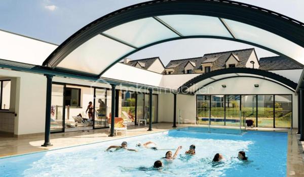 SPECIALE INVESTISSEUR !

Situé dans le Morbihan, en Bretagne, le complexe hôtelier Lagrange Vacances Domaine de Val Queven se trouve dans une zone piétonne. Cet établissement est à seulement 12 km des plages, 6 km de Lorient et dispose d'une piscine intérieure. Cette maisons de vacances est niché au cœur de beaux paysages champêtres.
Le site du Lagrange Vacances Domaine de Val Queven est relié à un parcours de golf de 18 trous.

Sous contrat de bail commerciale avec la société LAGRANGE. Ce bien de plus de 39m2 garantira à son propriétaire un loyer de 4.255€ HT par an, soit une rentabilité brute garantie de 7,7%. Vous souhaitez vous construire un patrimoine sécurisé et/ou créer un complément de revenu retraite garanti, alors ce bien est parfait pour vous. Statut LMNP avec amortissement possible. Photos d'un bien type. A NE PAS LAISSER PASSER !!!
Taxe foncière : 660€
Charges de copropriété par an : 1000€
