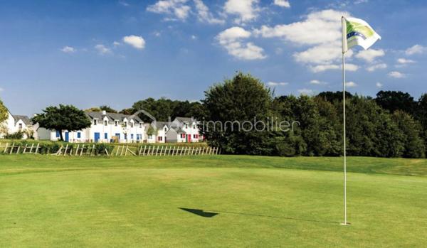 SPECIALE INVESTISSEUR !

Situé dans le Morbihan, en Bretagne, le complexe hôtelier Lagrange Vacances Domaine de Val Queven se trouve dans une zone piétonne. Cet établissement est à seulement 12 km des plages, 6 km de Lorient et dispose d'une piscine intérieure. Cette maisons de vacances est niché au cœur de beaux paysages champêtres.
Le site du Lagrange Vacances Domaine de Val Queven est relié à un parcours de golf de 18 trous.

Sous contrat de bail commerciale avec la société LAGRANGE. Ce bien de plus de 39m2 garantira à son propriétaire un loyer de 4.255€ HT par an, soit une rentabilité brute garantie de 7,7%. Vous souhaitez vous construire un patrimoine sécurisé et/ou créer un complément de revenu retraite garanti, alors ce bien est parfait pour vous. Statut LMNP avec amortissement possible. Photos d'un bien type. A NE PAS LAISSER PASSER !!!
Taxe foncière : 660€
Charges de copropriété par an : 1000€