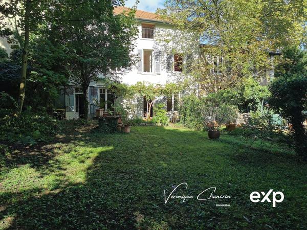 Oullins centre – Grande maison familiale avec jardin 632 m² – Métro à pied