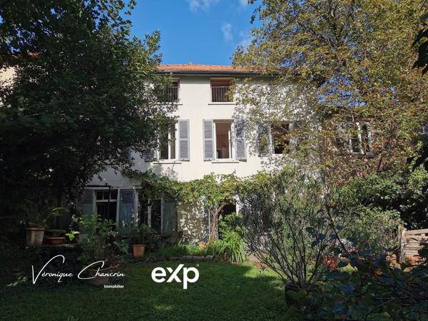 Oullins centre – Grande maison familiale avec jardin 632 m² – Métro à pied