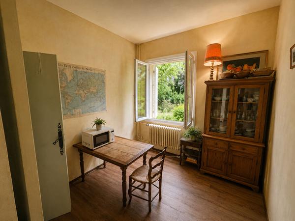 FEYZIN LE HAUT - SECTEUR BÉGUDE : MAISON DE PLAIN-PIED 187 M² ? CALME ABSOLU