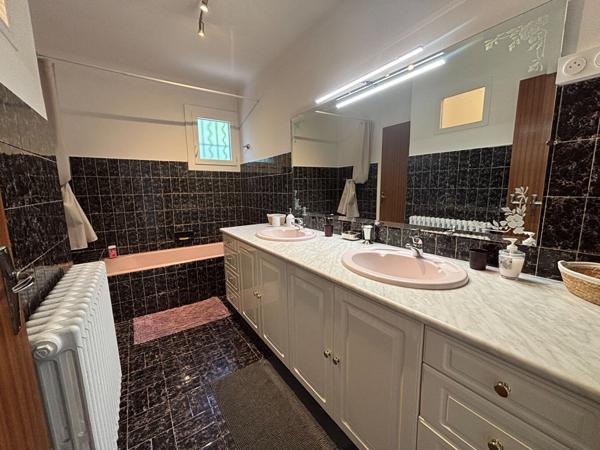 MAISON T4 MEUBLÉE 95M² ISLE SUR LA SORGUE AVEC JARDIN ET PISCINE