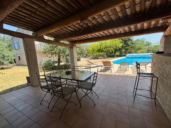 MAISON T4 MEUBLÉE 95M² ISLE SUR LA SORGUE AVEC JARDIN ET PISCINE