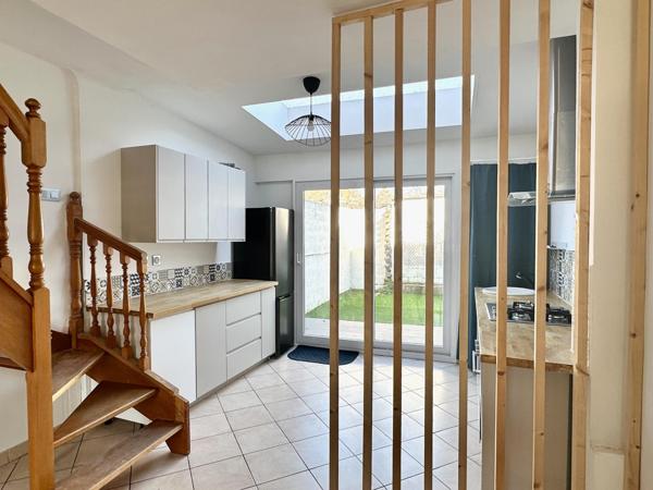 maison lumineuse 4 pieces et un extérieur