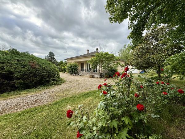 Maison de trois chambres proche des commodités