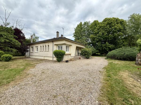 Maison de trois chambres proche des commodités