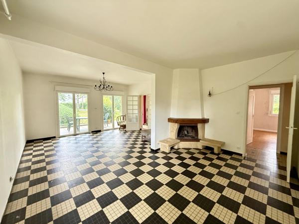 Maison de trois chambres proche des commodités