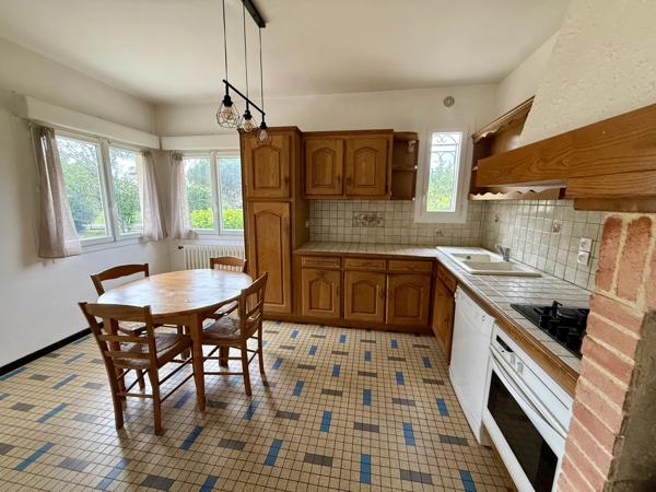 Maison de trois chambres proche des commodités