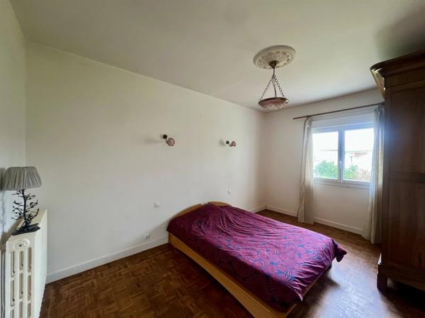Maison de trois chambres proche des commodités