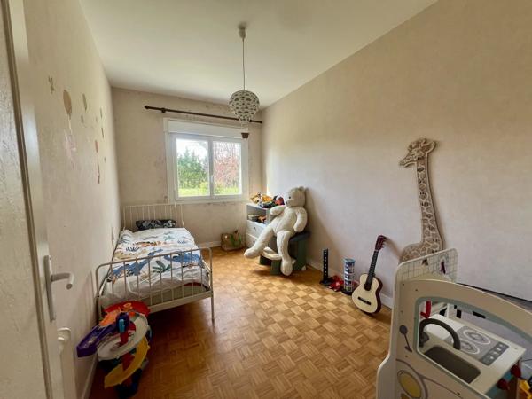 Maison de trois chambres proche des commodités