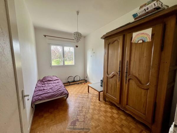 Maison de trois chambres proche des commodités