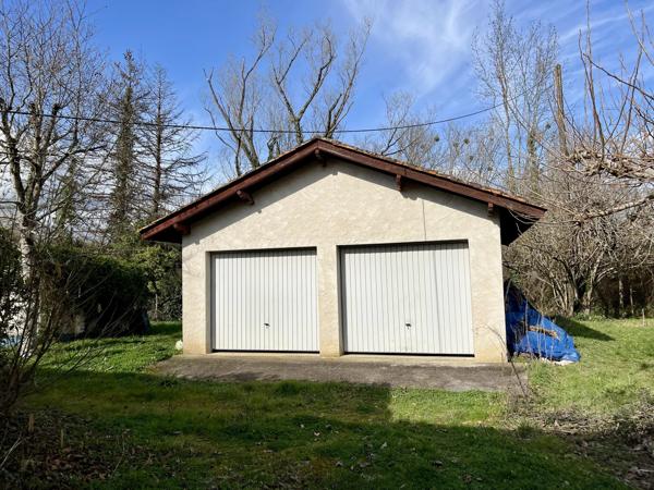 Maison de trois chambres proche des commodités