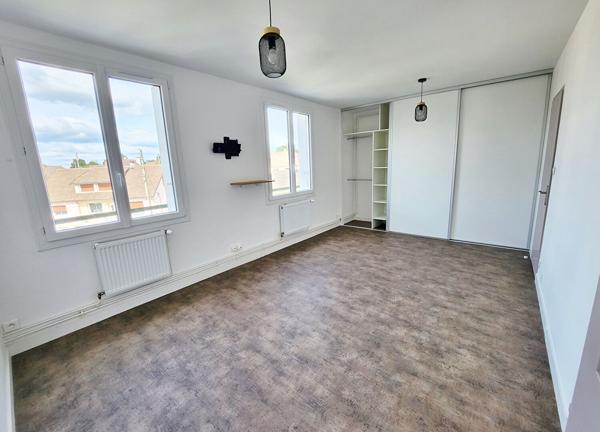 Appartement 92 m² - 2 chambres- Ecommoy