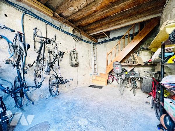 SAINT-CYR-SUR-LOIRE
Proche arrêt de tramway "Place Choiseul"
Accès direct à l'hyper centre de TOURS