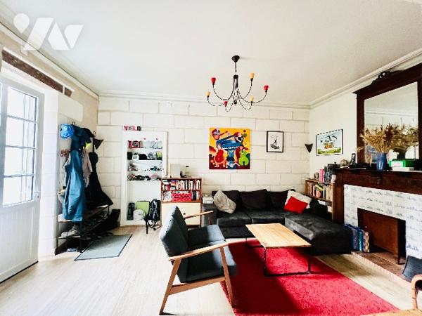 SAINT-CYR-SUR-LOIRE
Proche arrêt de tramway "Place Choiseul"
Accès direct à l'hyper centre de TOURS