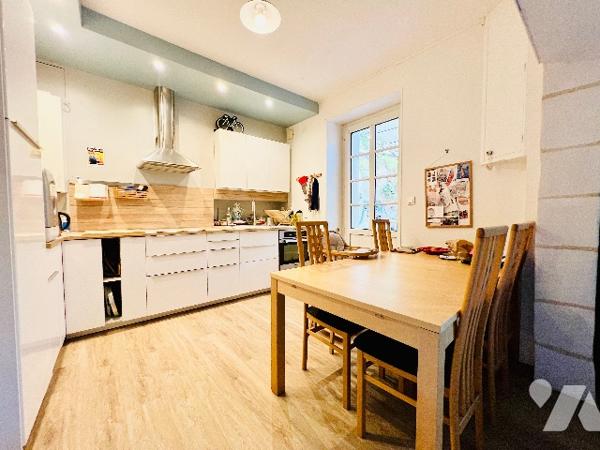 SAINT-CYR-SUR-LOIRE
Proche arrêt de tramway "Place Choiseul"
Accès direct à l'hyper centre de TOURS