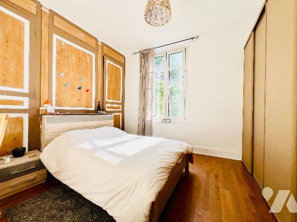 SAINT-CYR-SUR-LOIRE
Proche arrêt de tramway "Place Choiseul"
Accès direct à l'hyper centre de TOURS