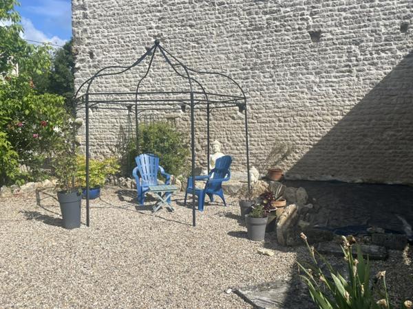 Maison de Village avec Gîte Loiré-sur-Nie (17470)