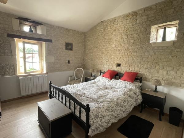 Maison de Village avec Gîte Loiré-sur-Nie (17470)