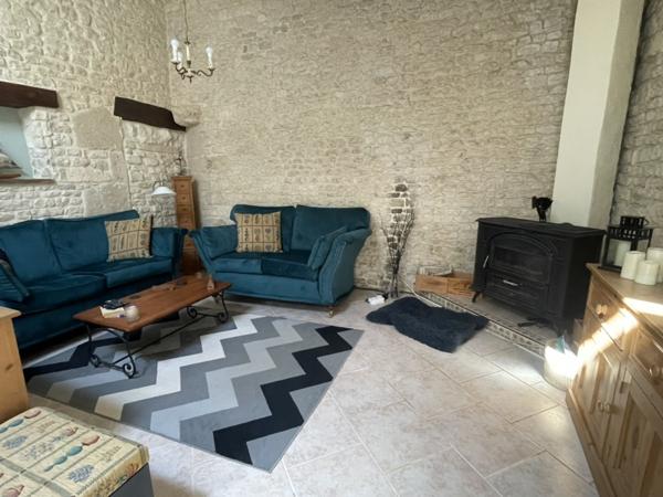 Maison de Village avec Gîte Loiré-sur-Nie (17470)