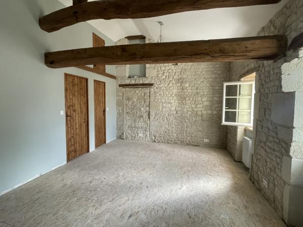 Maison de Village avec Gîte Loiré-sur-Nie (17470)